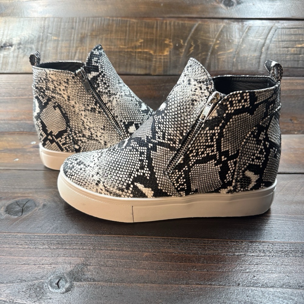 Nature Breeze Snake Print Sneaker Hidden Wedge Booties Women's Size 9 - Picture 6 of 15